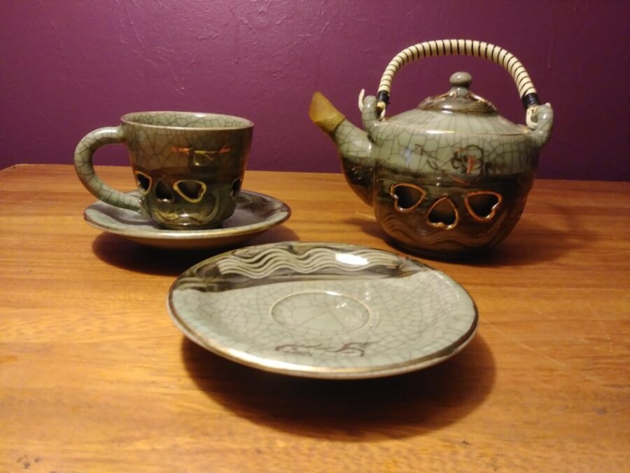 Vintage Somayaki Tea Pot, Cup and 2 Saucers