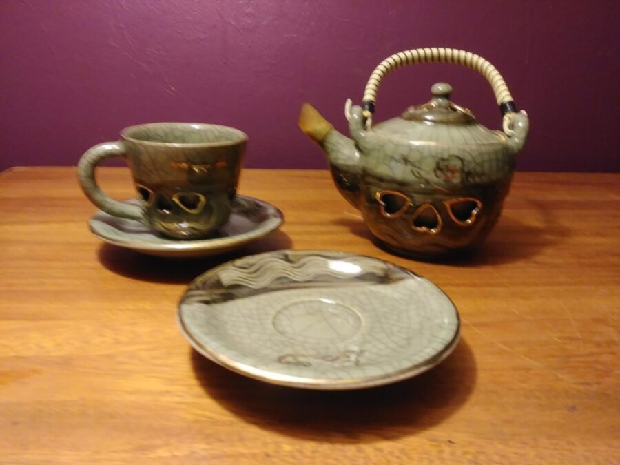 Vintage Somayaki Tea Pot, Cup and 2 Saucers