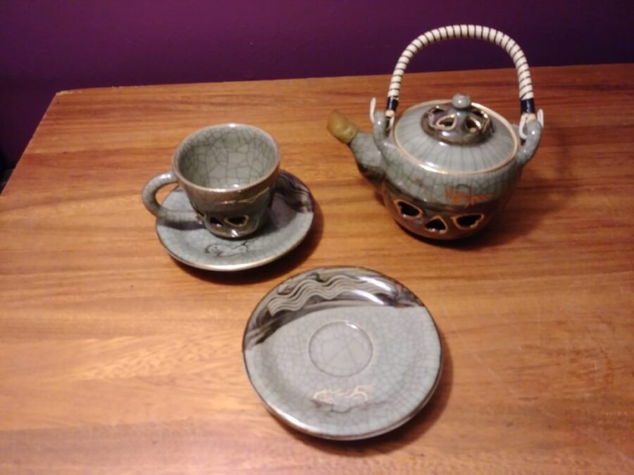 Vintage Somayaki Tea Pot, Cup and 2 Saucers