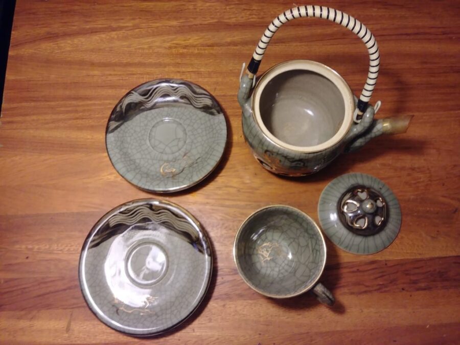 Vintage Somayaki Tea Pot, Cup and 2 Saucers