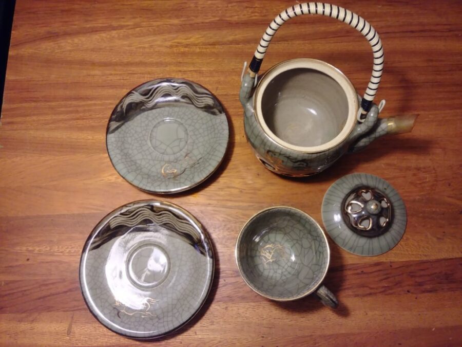 Vintage Somayaki Tea Pot, Cup and 2 Saucers